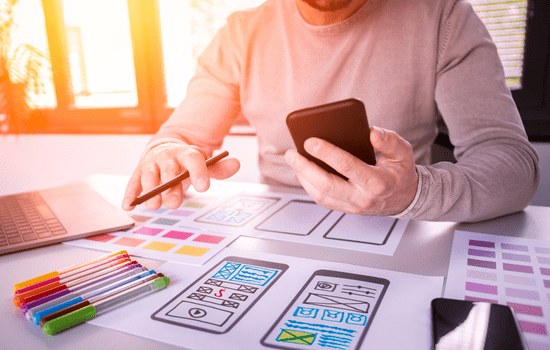 Aprende a crear apps web: una habilidad con futuro en Colombia